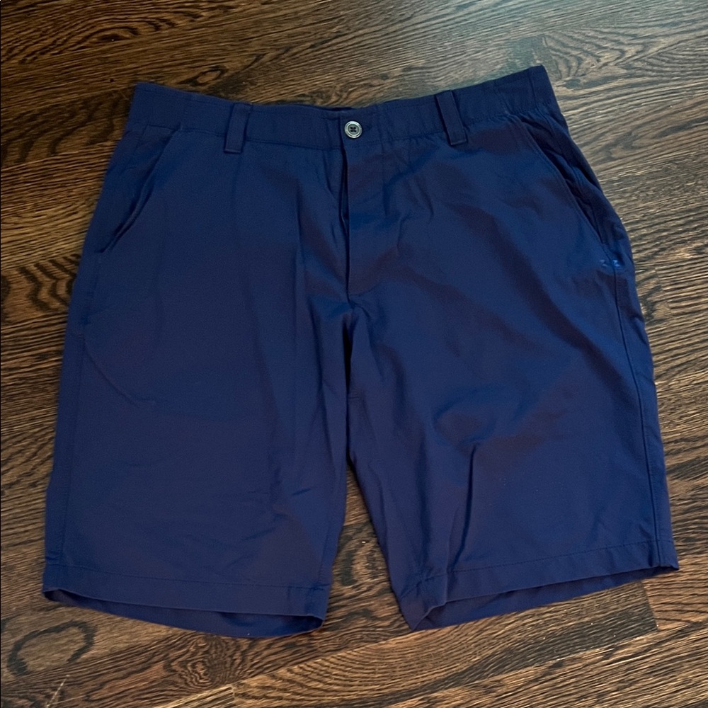 Under Armour men’s golf shorts size labeled 36